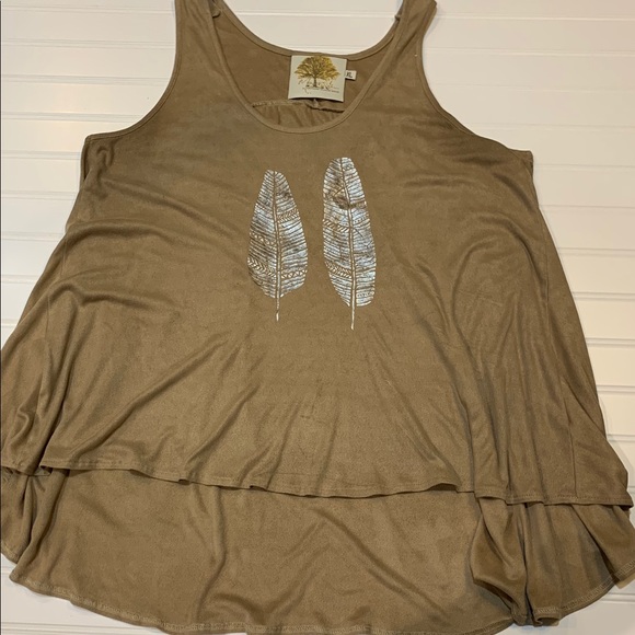 Missy Robertson Dressy Tank - Picture 2 of 6